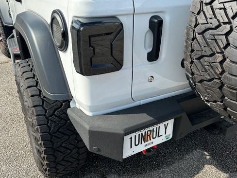 Used 2024 Jeep Wrangler Unlimited Sport image 12