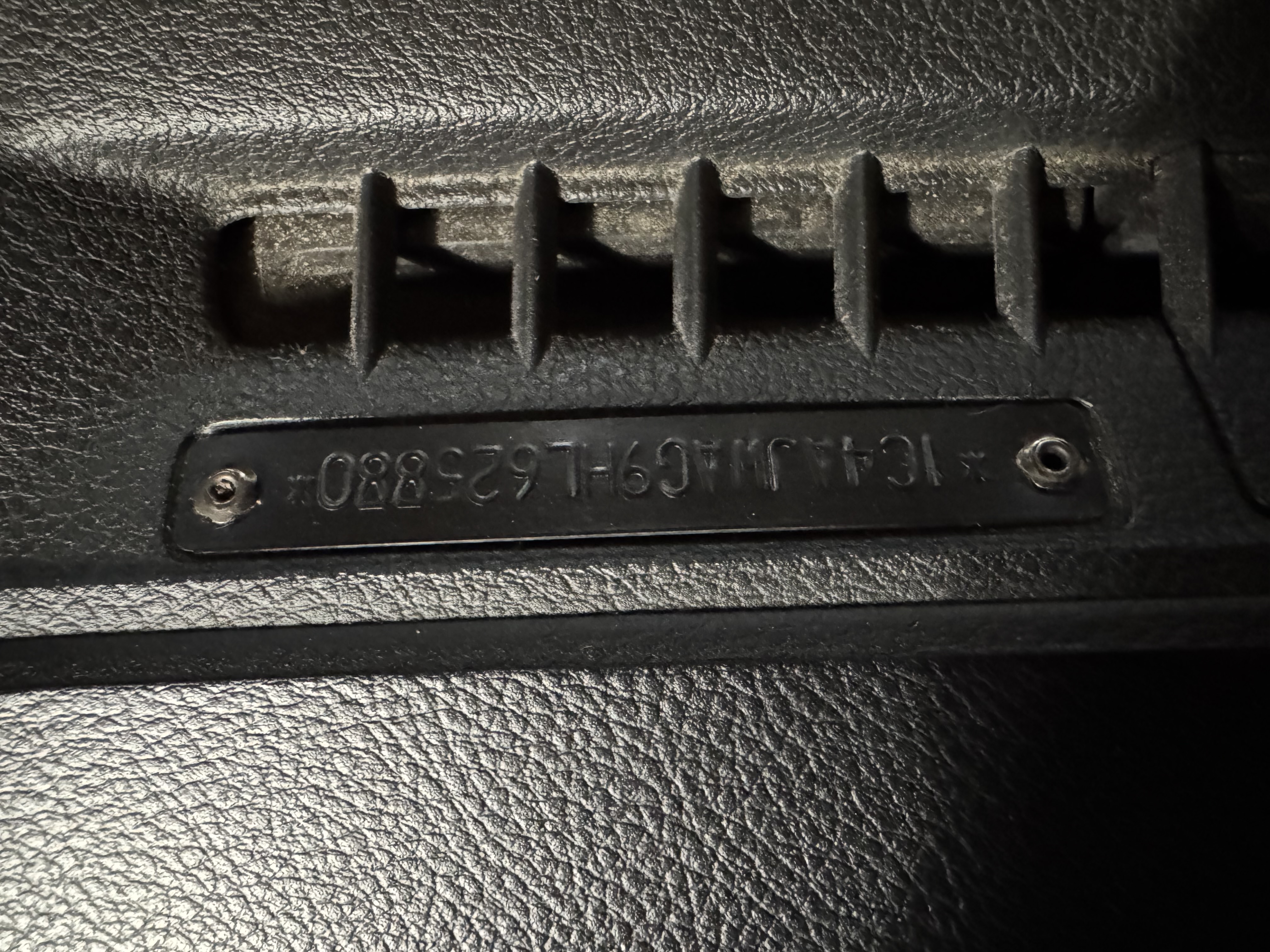Used 2017 Jeep Wrangler Sport w/ Connectivity Group AWD/4WD image 19