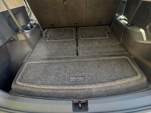 Used 2018 Volkswagen Tiguan SE FWD image 9