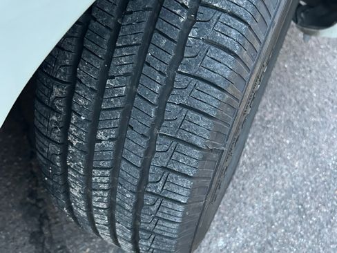 Used 2004 Lincoln Town Car Ultimate image 11