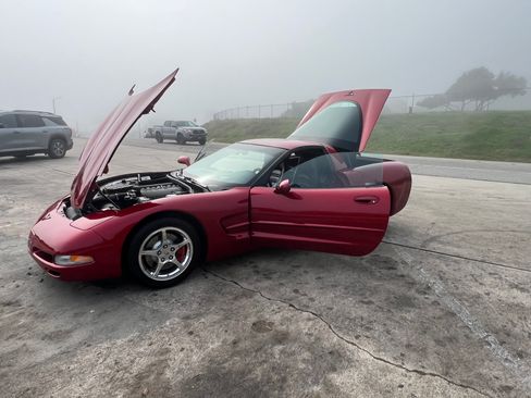 Used 2004 Chevrolet Corvette Coupe w/ Preferred Equipment Group RWD image 16