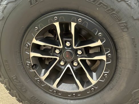 Used 2024 Jeep Wrangler Unlimited Rubicon AWD/4WD image 4