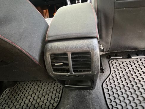 Used 2011 Volkswagen Golf 2-Door FWD image 17