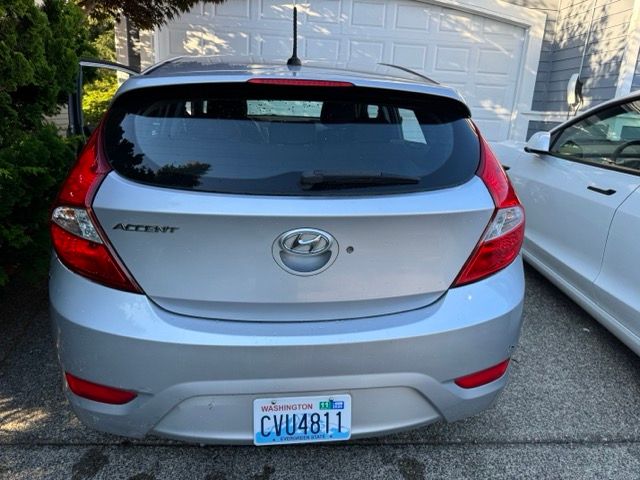 Used 2012 Hyundai Accent SE FWD image 9
