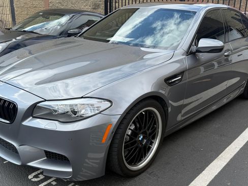 Used 2013 BMW M5 RWD image 2