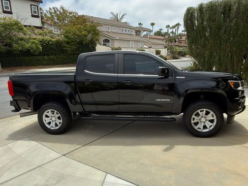 Used 2016 Chevrolet Colorado LT w/ LT Convenience Package RWD image 2