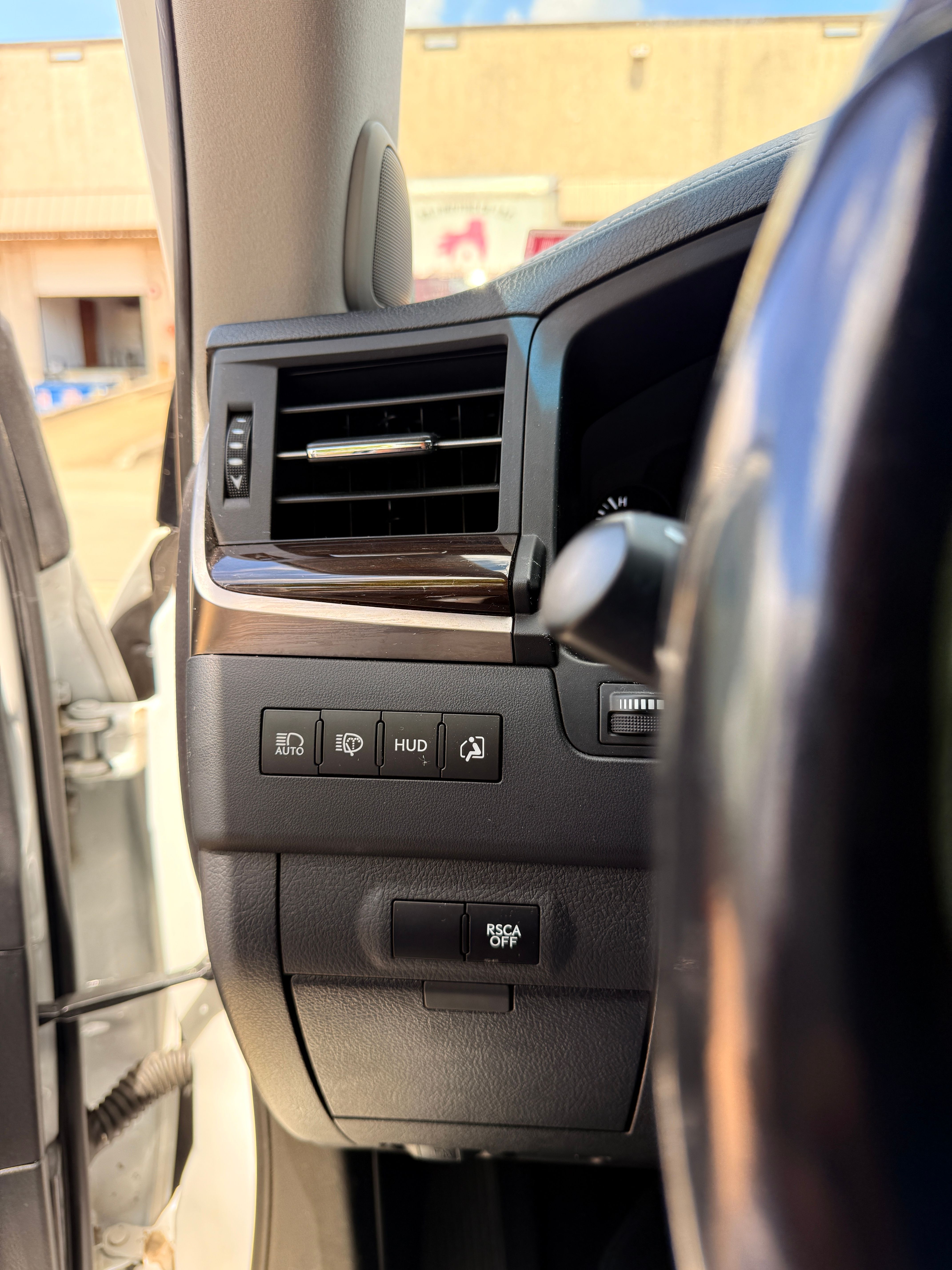 Used 2017 Lexus LX 570 4WD image 17