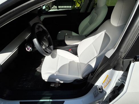 Used 2023 Tesla Model 3 Standard Range image 6