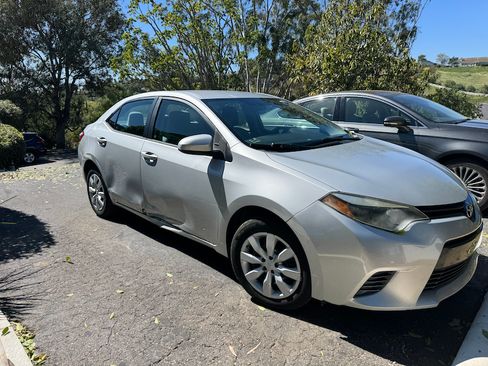 Used 2016 Toyota Corolla LE image 1
