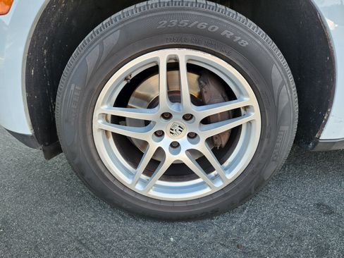 Used 2018 Porsche Macan Sport Edition image 27