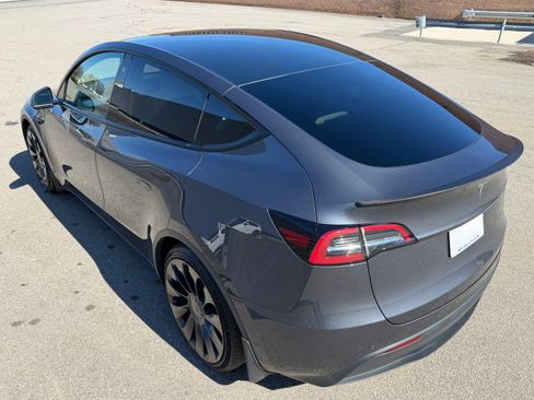 Used 2022 Tesla Model Y Performance image 11