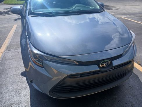 Used 2024 Toyota Corolla LE FWD image 2