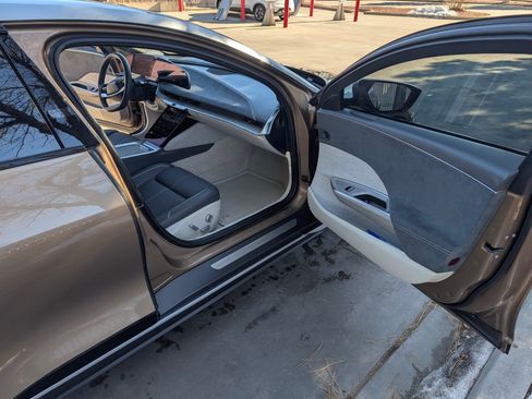 Used 2022 Lucid Air Dream Edition image 14