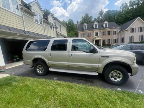 Used 2005 Ford Excursion Limited AWD/4WD image 5