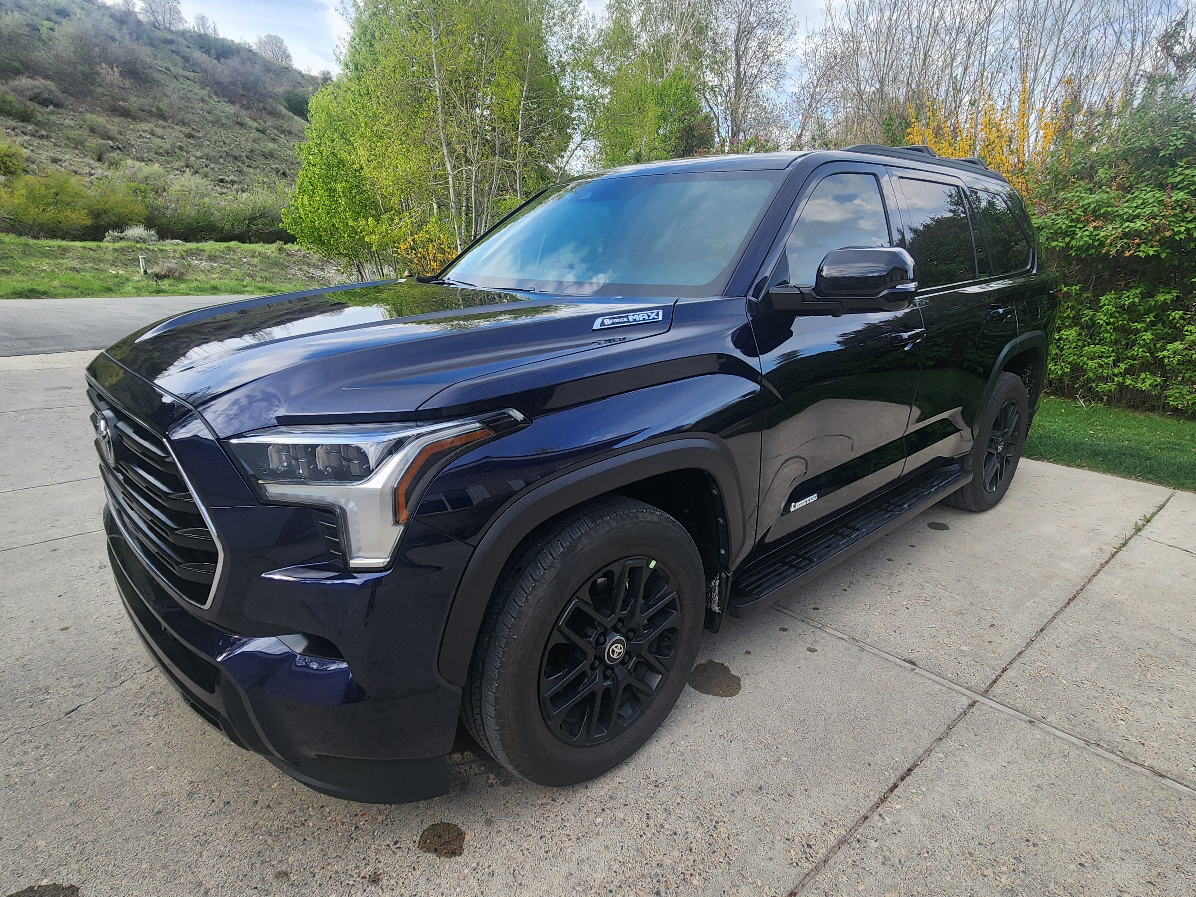 Used 2026 Toyota Sequoia Limited w/ Tow Technology Package AWD/4WD image 9