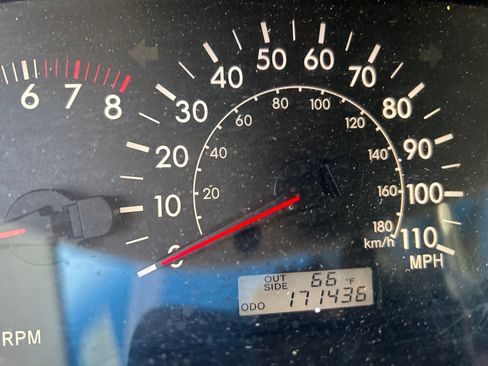 Used 2006 Toyota Corolla LE image 2