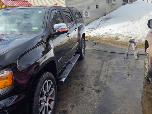 Used 2017 GMC Canyon Denali image 13