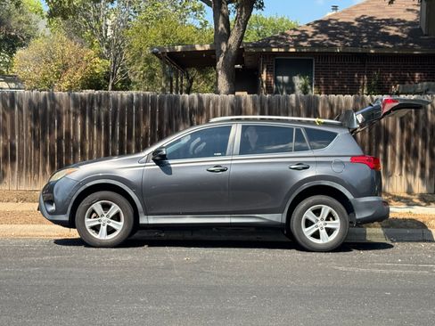 Used 2013 Toyota RAV4 XLE AWD/4WD image 4