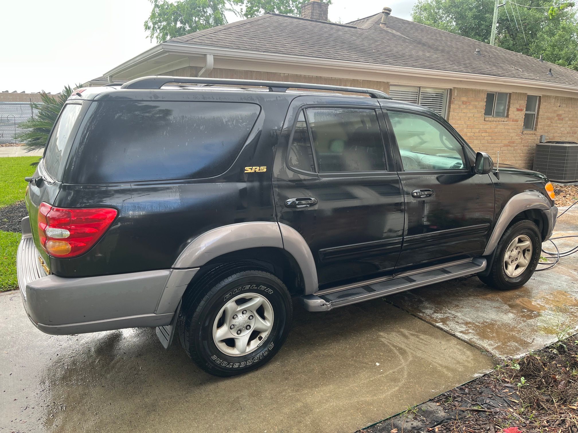 Used 2001 Toyota Sequoia SR5 AWD/4WD image 1