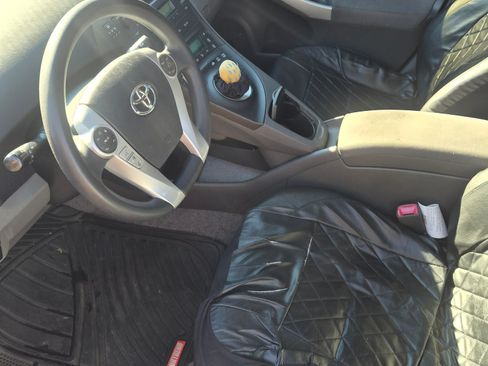 Used 2011 Toyota Prius Three image 9