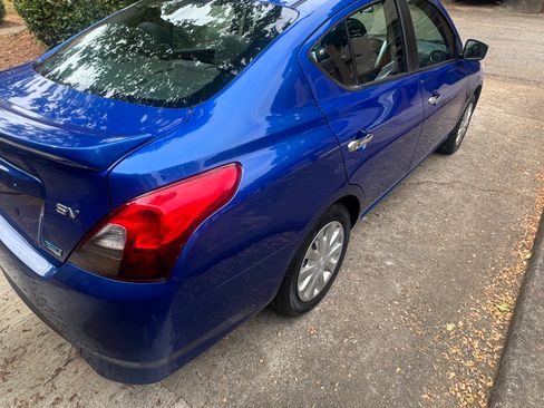 Used 2016 Nissan Versa SV FWD image 2