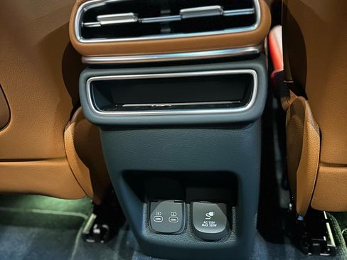 Used 2025 Genesis GV80 2.5T Advanced image 23