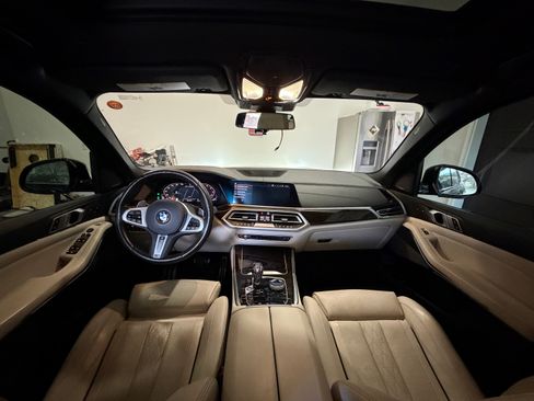 Used 2020 BMW X5 M50i w/ Executive Package image 16