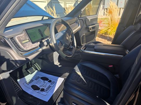 Used 2023 Rivian R1S Adventure image 16