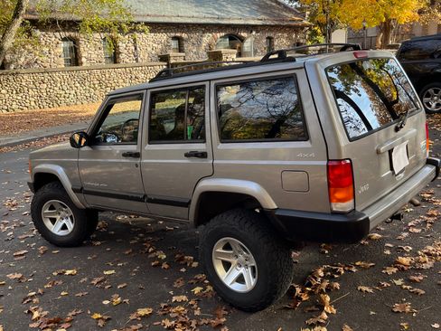 Used 2001 Jeep Cherokee Sport image 8