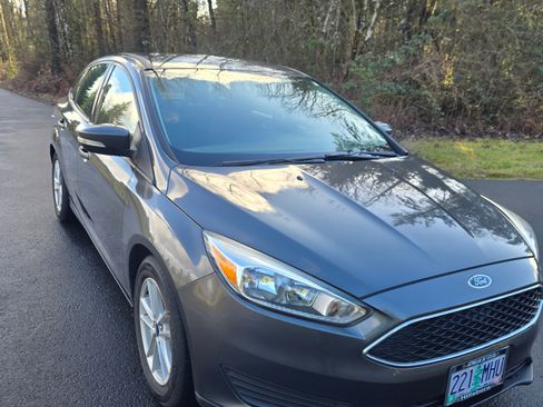 Used 2017 Ford Focus SE image 9