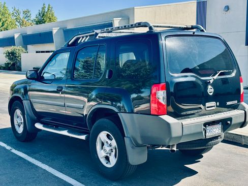 Used 2004 Nissan Xterra XE image 2