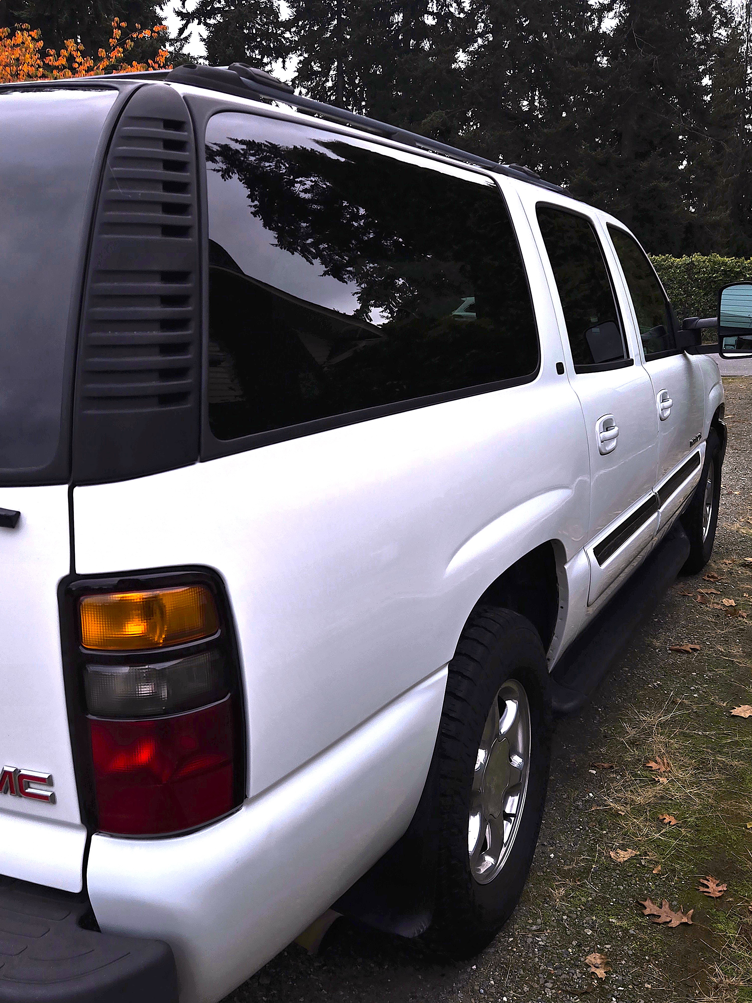 Used 2005 GMC Yukon XL SLT w/ SLT Preferred Equipment Group AWD/4WD image 4