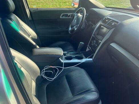 Used 2015 Ford Explorer Sport w/ Equipment Group 401A image 6