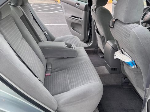 Used 2005 Toyota Camry LE image 9