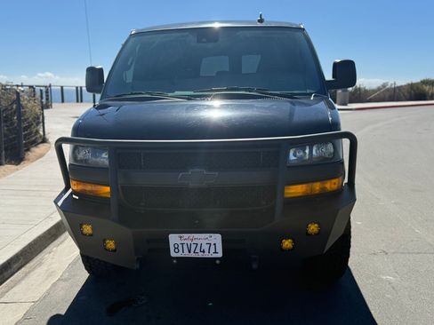 Used 2020 Chevrolet Express 3500 LT w/ LT Preferred Equipment Group image 2