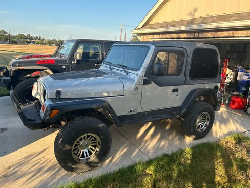 Used 1997 Jeep Wrangler SE AWD/4WD image 1