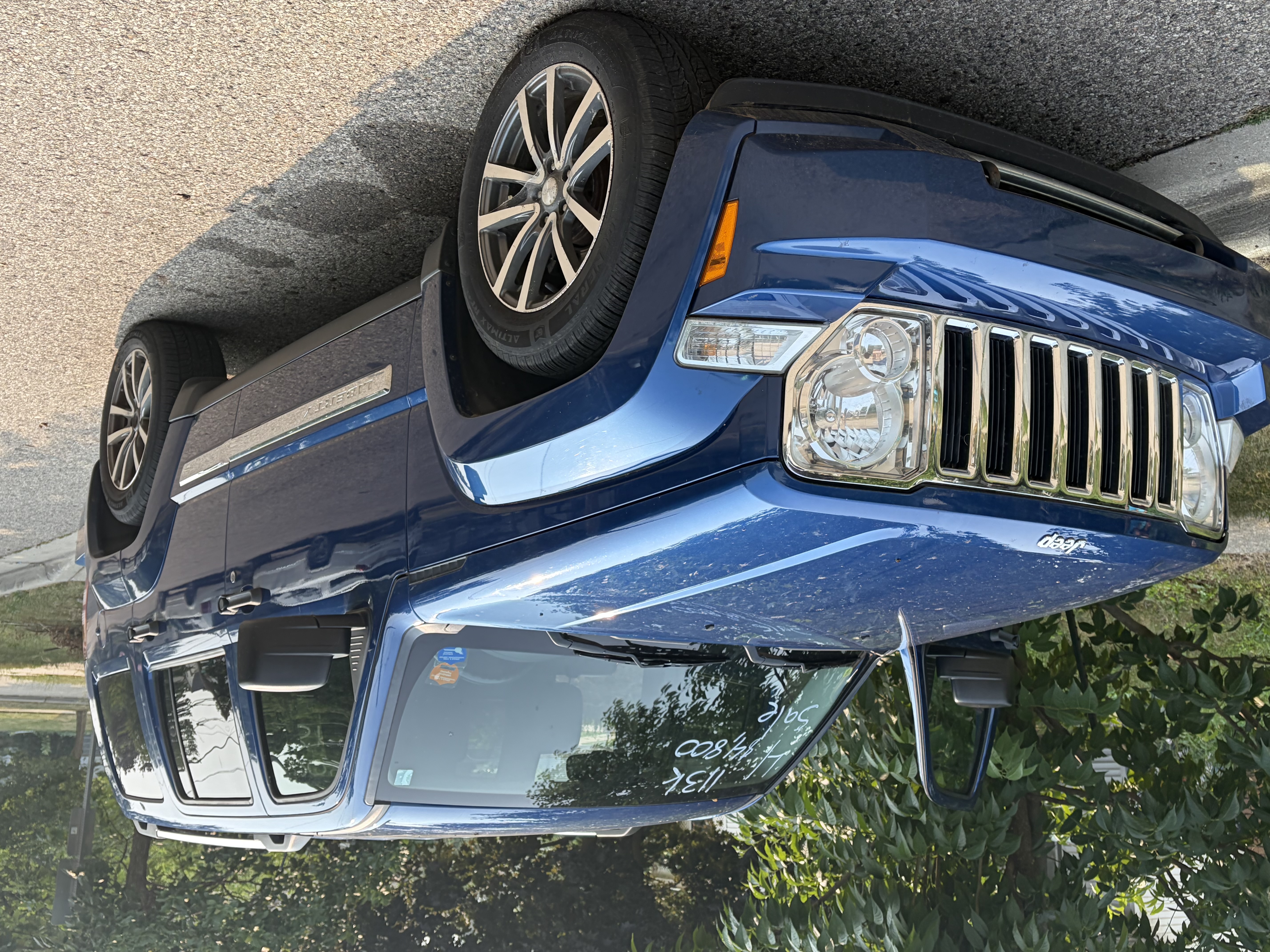 Used 2009 Jeep Liberty Limited w/ Premium Group II AWD/4WD image 1