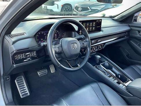 Used 2024 Honda Accord Sport image 9