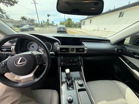 Used 2014 Lexus IS 250 RWD image 10