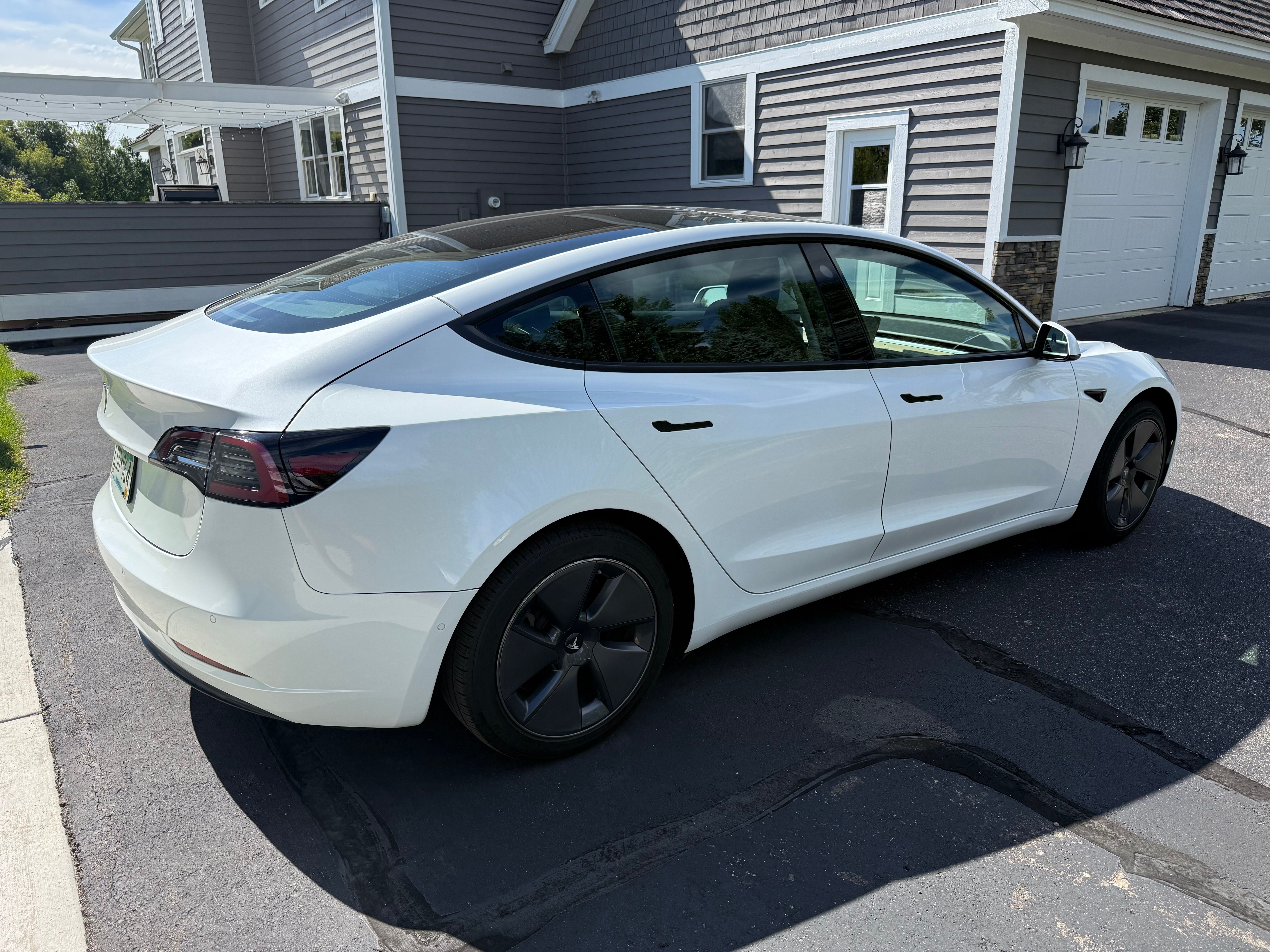 Used 2022 Tesla Model 3 Long Range AWD/4WD image 2