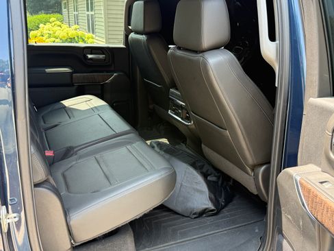 Used 2022 GMC Sierra 3500 Denali AWD/4WD image 9