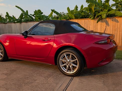 Used 2017 MAZDA MX-5 Miata Sport image 16