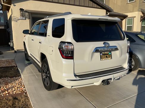 Used 2022 Toyota 4Runner Limited AWD/4WD image 11