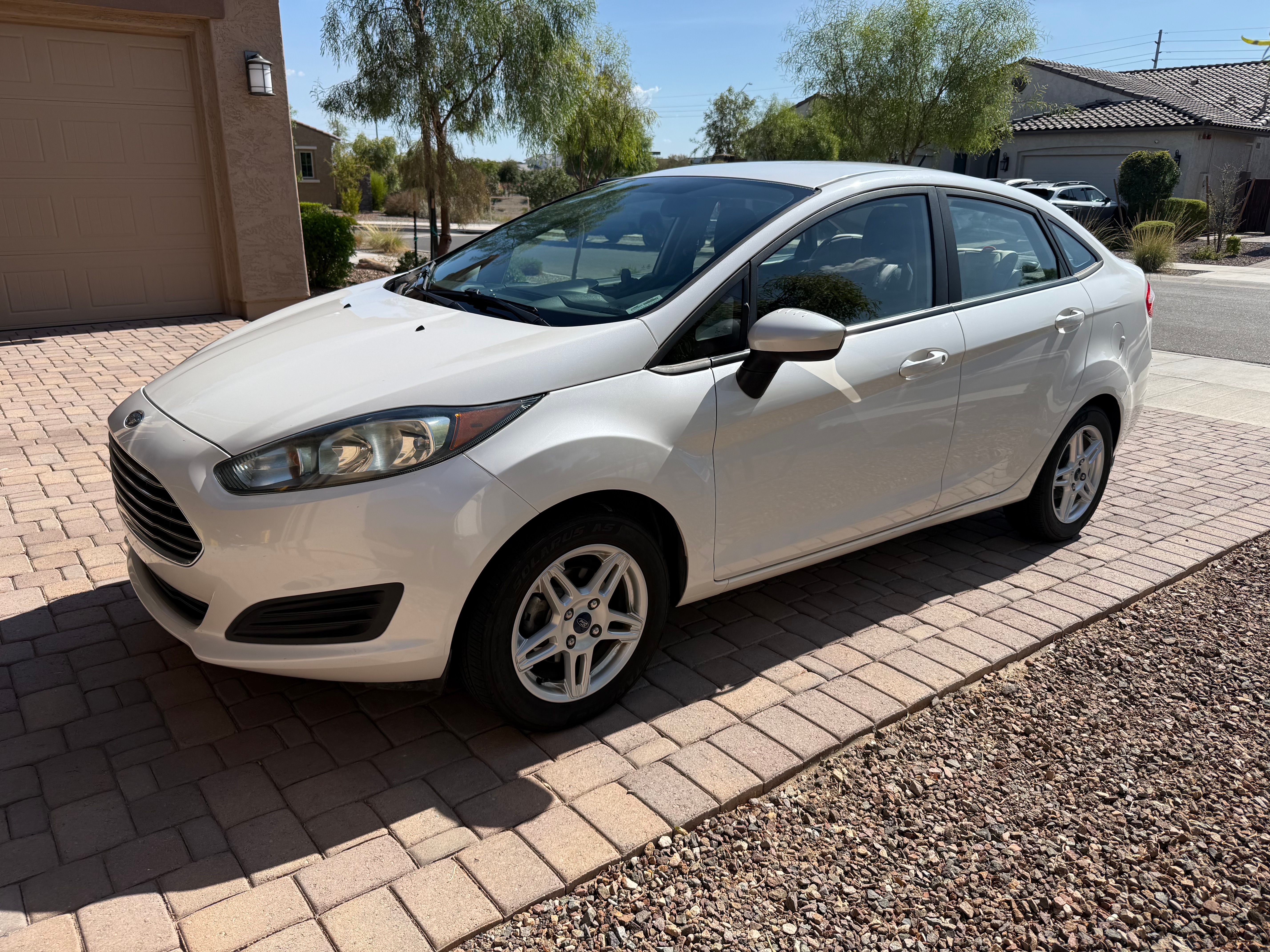 Used 2018 Ford Fiesta SE FWD image 4