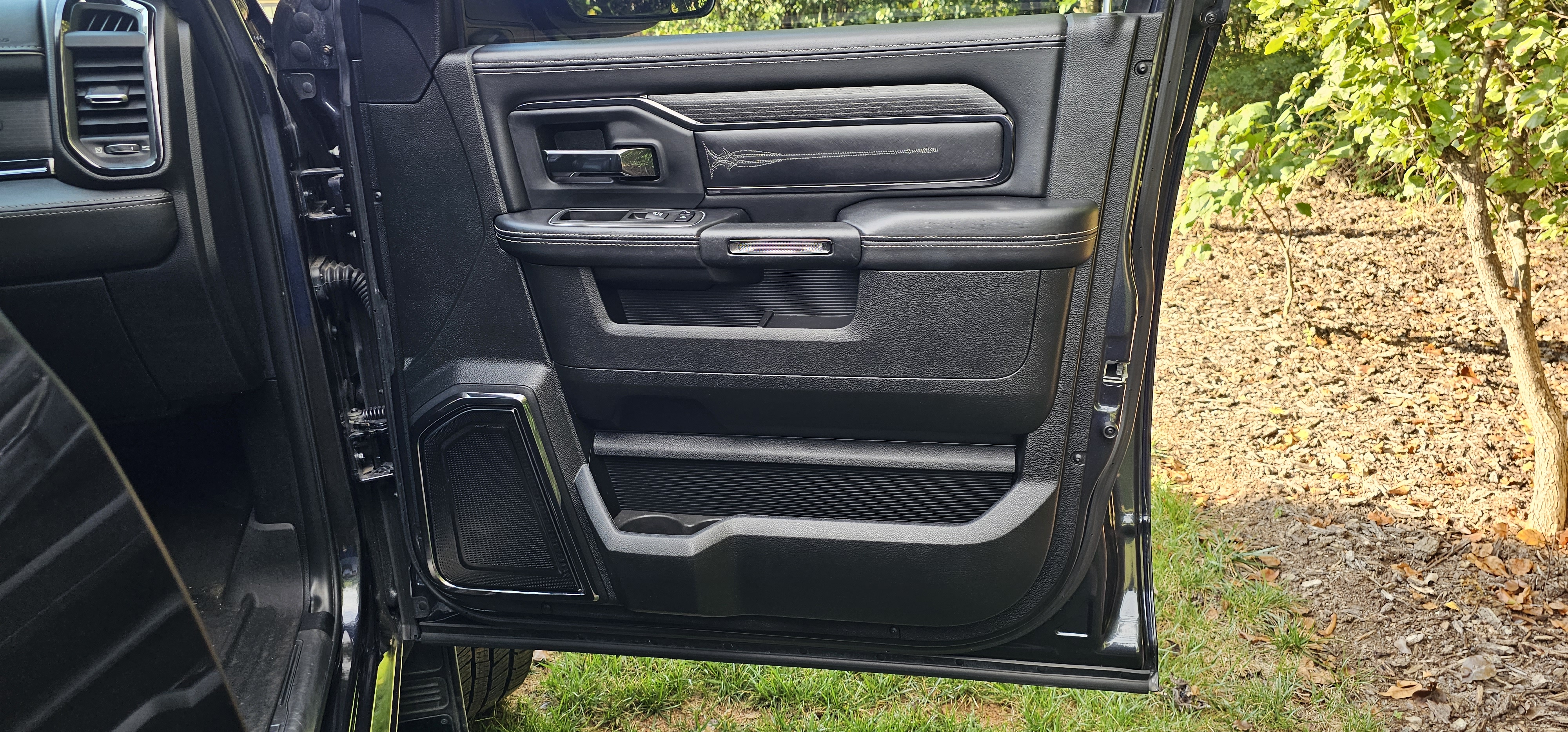 Used 2022 RAM 2500 Limited AWD/4WD image 17