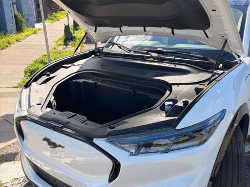 Used 2023 Ford Mustang Mach-E Premium image 8