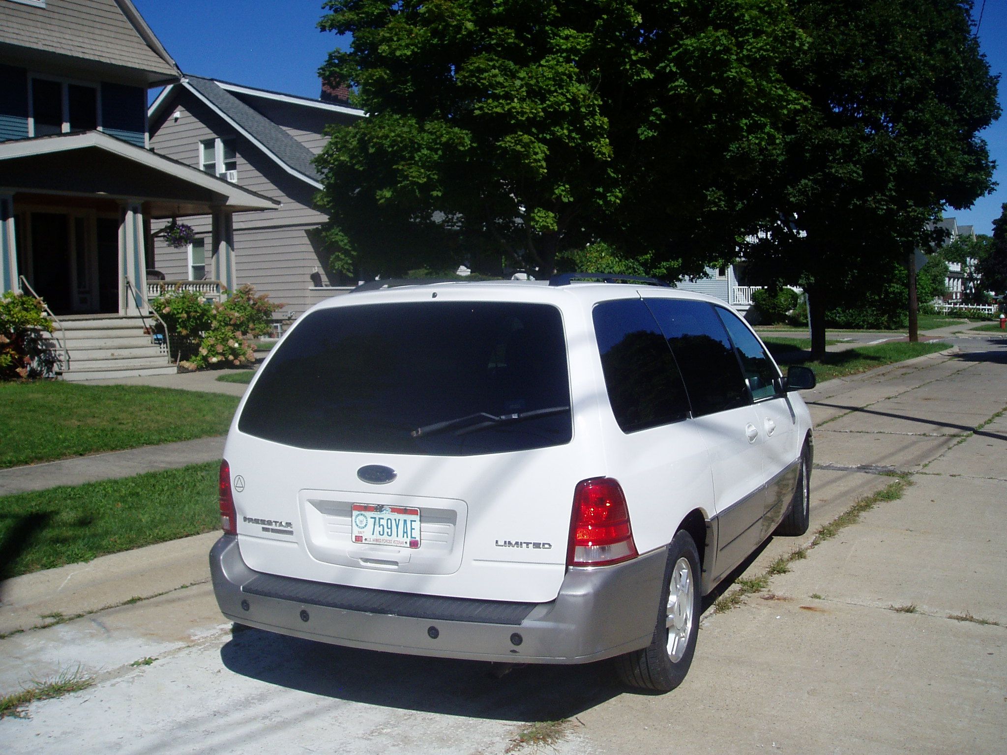Used 2005 Ford Freestar Limited FWD image 4