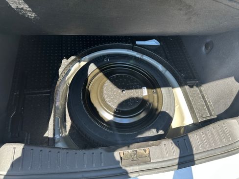 Used 2018 Ford Focus SE image 19