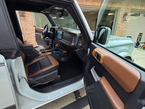 Used 2022 Ford Bronco Outer Banks image 16