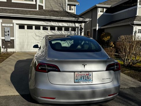 Used 2018 Tesla Model 3 Long Range image 9